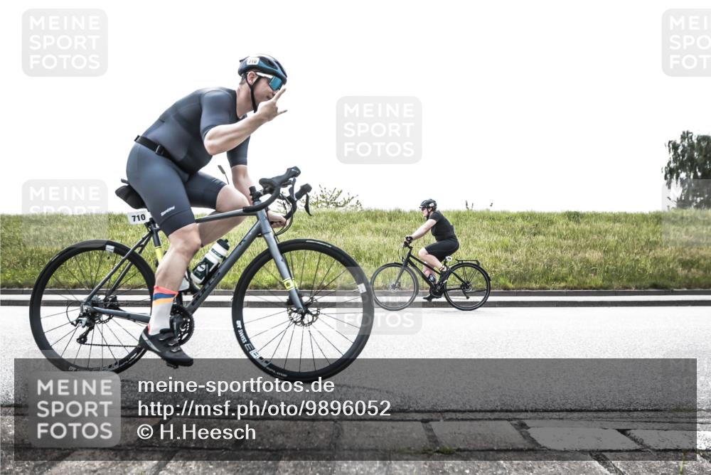 21.06.2026 - 29. Vierlanden-Triathlon H.Heesch http://msf.ph/oto/9896052 21.06.2026 11:10:22 Radfahren 280, 498, 589, 710, 728 meine-sportfotos.de