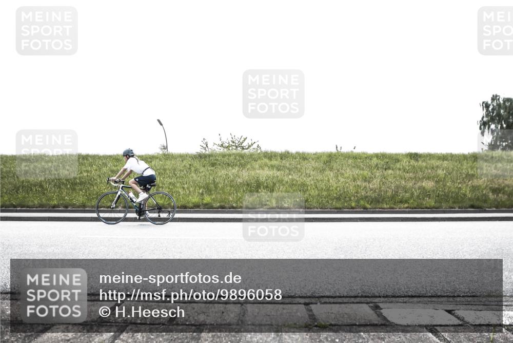 21.06.2026 - 29. Vierlanden-Triathlon H.Heesch http://msf.ph/oto/9896058 21.06.2026 11:11:27 Radfahren 489 meine-sportfotos.de