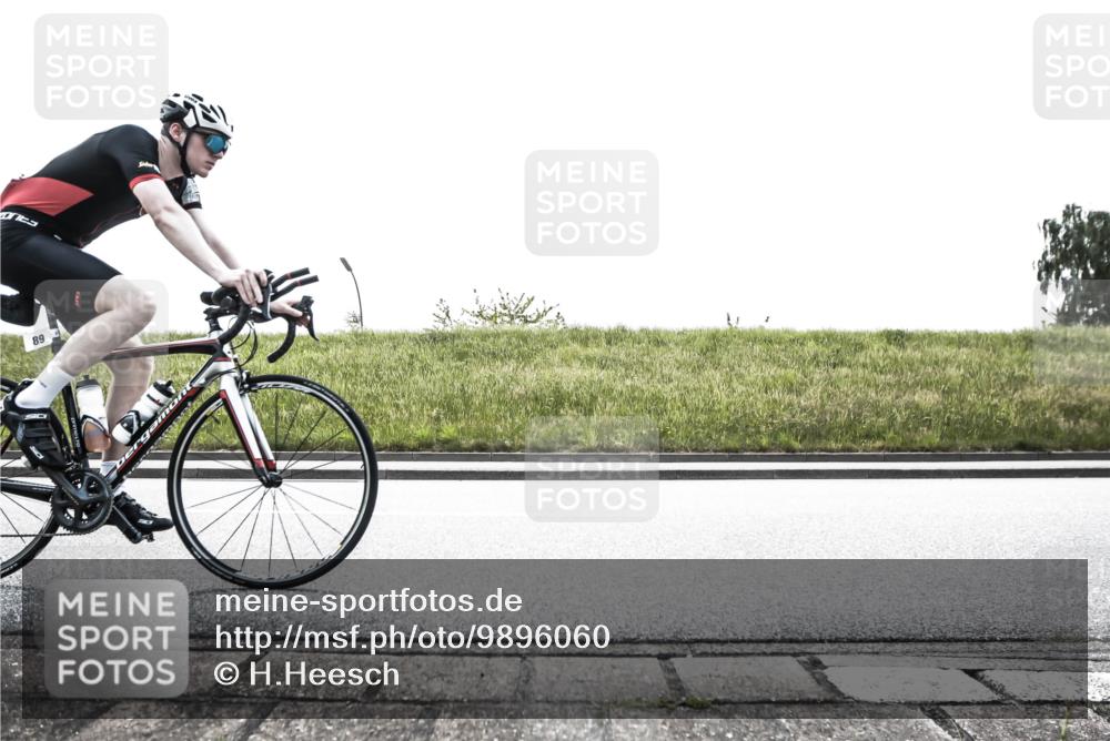 21.06.2026 - 29. Vierlanden-Triathlon H.Heesch http://msf.ph/oto/9896060 21.06.2026 11:11:35 Radfahren 89, 220, 611, 641, 695 meine-sportfotos.de