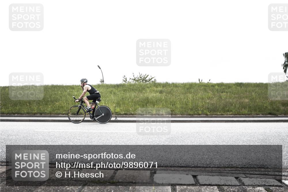 21.06.2026 - 29. Vierlanden-Triathlon H.Heesch http://msf.ph/oto/9896071 21.06.2026 09:40:32 Radfahren 50, 116, 158 meine-sportfotos.de