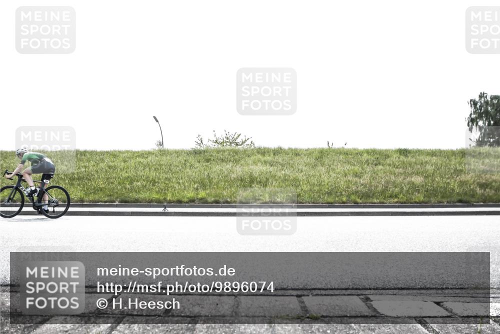21.06.2026 - 29. Vierlanden-Triathlon H.Heesch http://msf.ph/oto/9896074 21.06.2026 11:12:45 Radfahren 221, 259, 504, 822 meine-sportfotos.de
