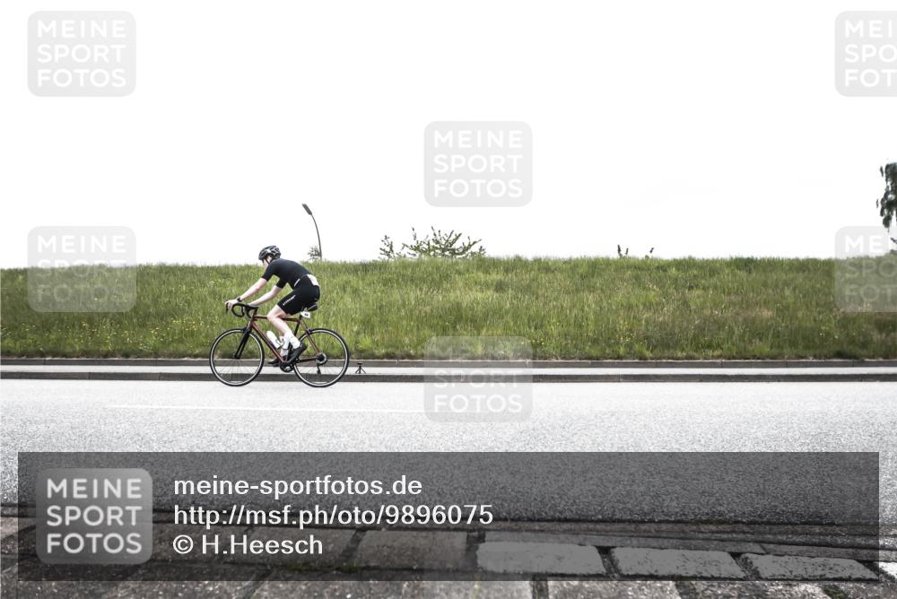 21.06.2026 - 29. Vierlanden-Triathlon H.Heesch http://msf.ph/oto/9896075 21.06.2026 09:40:54 Radfahren 36, 64, 115 meine-sportfotos.de