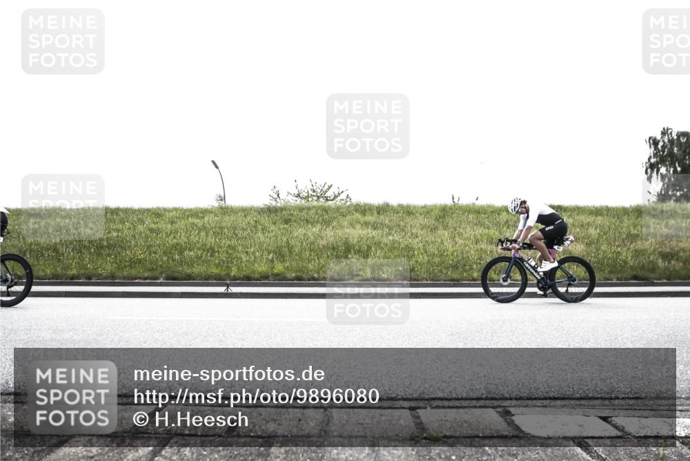 21.06.2026 - 29. Vierlanden-Triathlon H.Heesch http://msf.ph/oto/9896080 21.06.2026 11:13:36 Radfahren 91, 103, 153, 223, 266, 643, 652, 727 meine-sportfotos.de