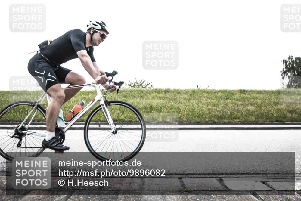 21.06.2026 - 29. Vierlanden-Triathlon H.Heesch http://msf.ph/oto/9896082 21.06.2026 11:13:37 Radfahren 91, 103, 178, 223, 266, 643, 652, 727 meine-sportfotos.de