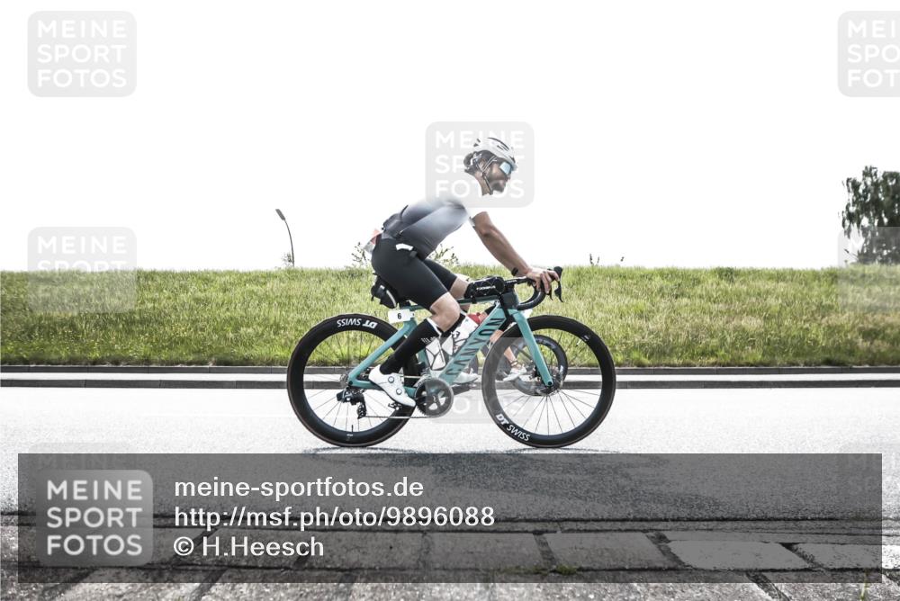 21.06.2026 - 29. Vierlanden-Triathlon H.Heesch http://msf.ph/oto/9896088 21.06.2026 11:14:21 Radfahren 6, 40, 231, 273 meine-sportfotos.de