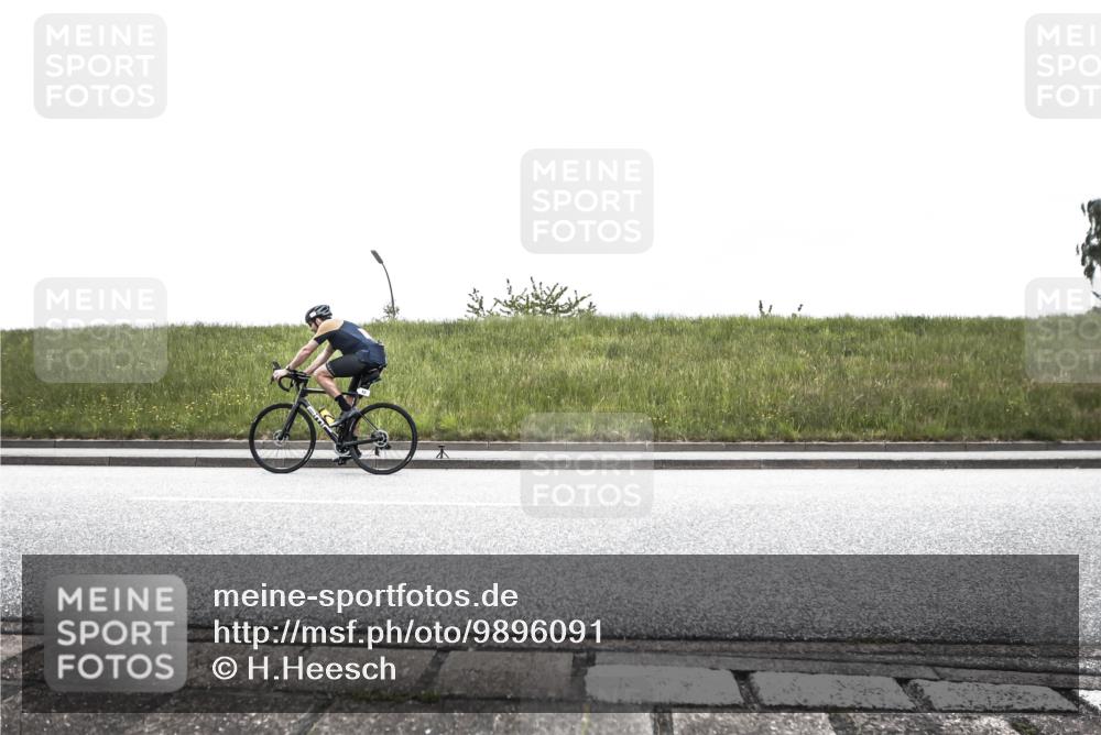 21.06.2026 - 29. Vierlanden-Triathlon H.Heesch http://msf.ph/oto/9896091 21.06.2026 09:41:57 Radfahren 15, 89, 191 meine-sportfotos.de