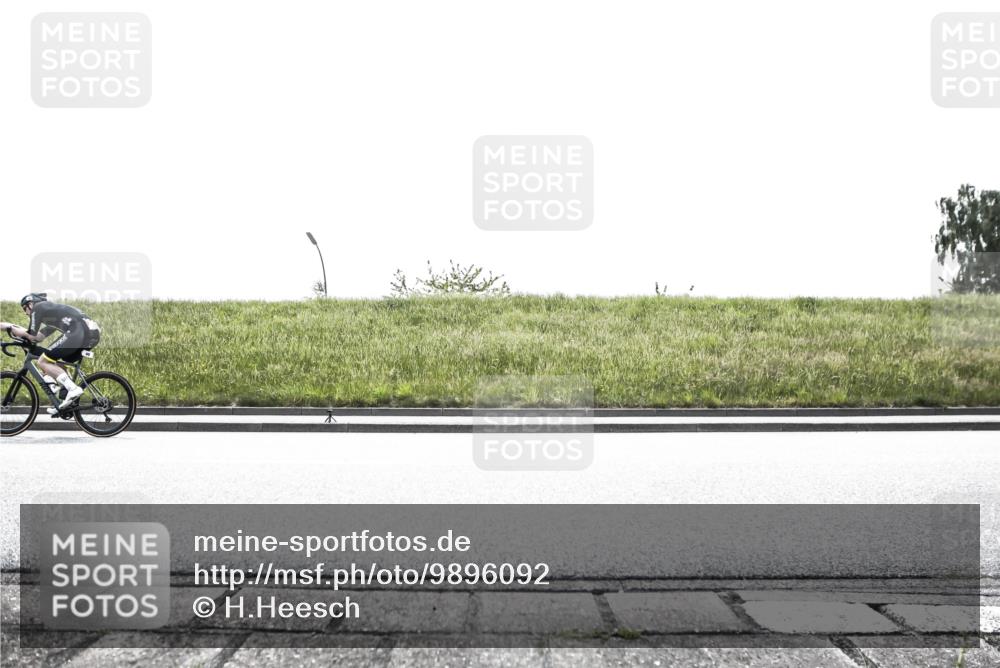 21.06.2026 - 29. Vierlanden-Triathlon H.Heesch http://msf.ph/oto/9896092 21.06.2026 11:14:31 Radfahren 40, 278, 291, 672 meine-sportfotos.de