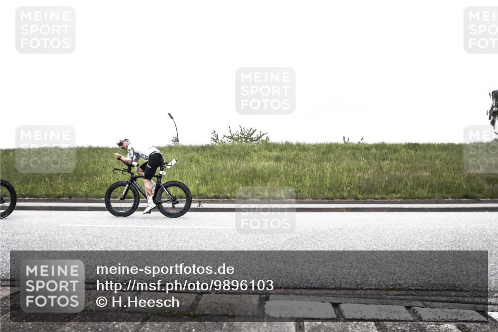 21.06.2026 - 29. Vierlanden-Triathlon H.Heesch http://msf.ph/oto/9896103 21.06.2026 09:42:32 Radfahren 31, 37, 49, 127, 137 meine-sportfotos.de