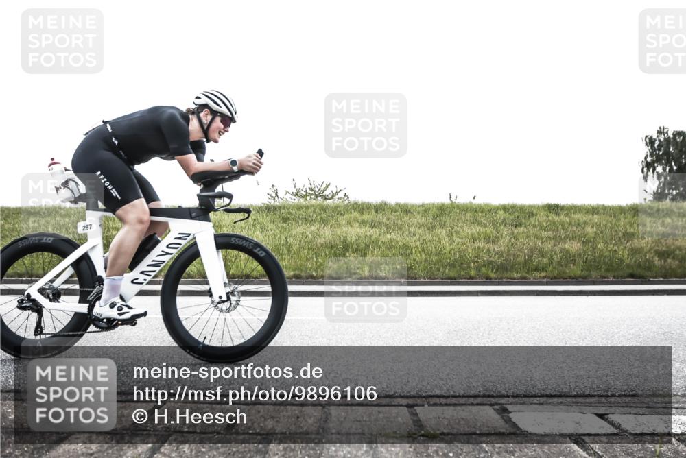 21.06.2026 - 29. Vierlanden-Triathlon H.Heesch http://msf.ph/oto/9896106 21.06.2026 11:17:08 Radfahren 227, 267 meine-sportfotos.de