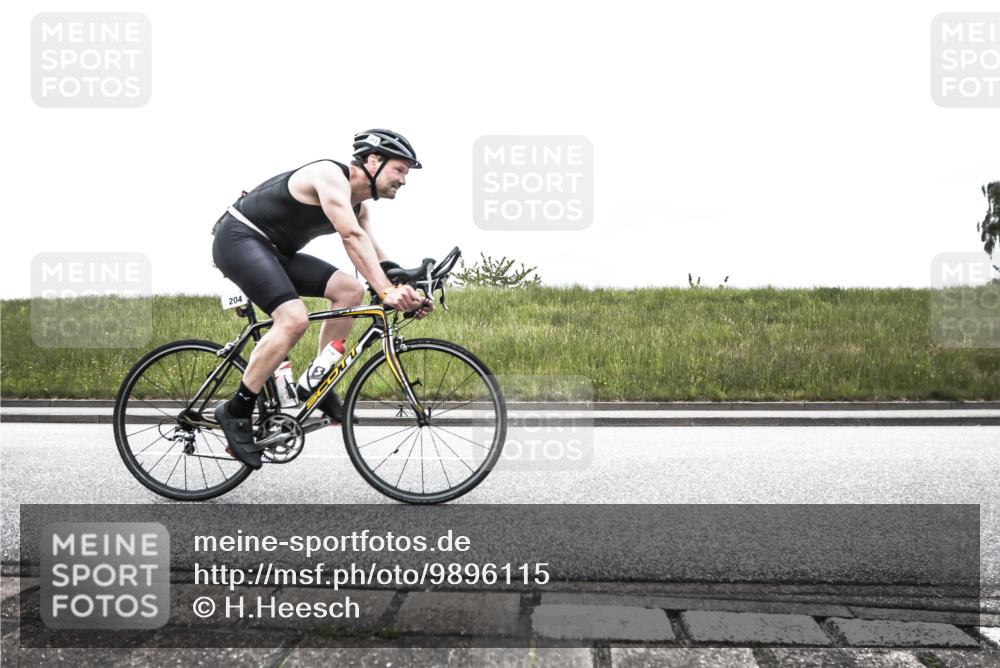 21.06.2026 - 29. Vierlanden-Triathlon H.Heesch http://msf.ph/oto/9896115 21.06.2026 09:43:03 Radfahren 9, 204, 242 meine-sportfotos.de