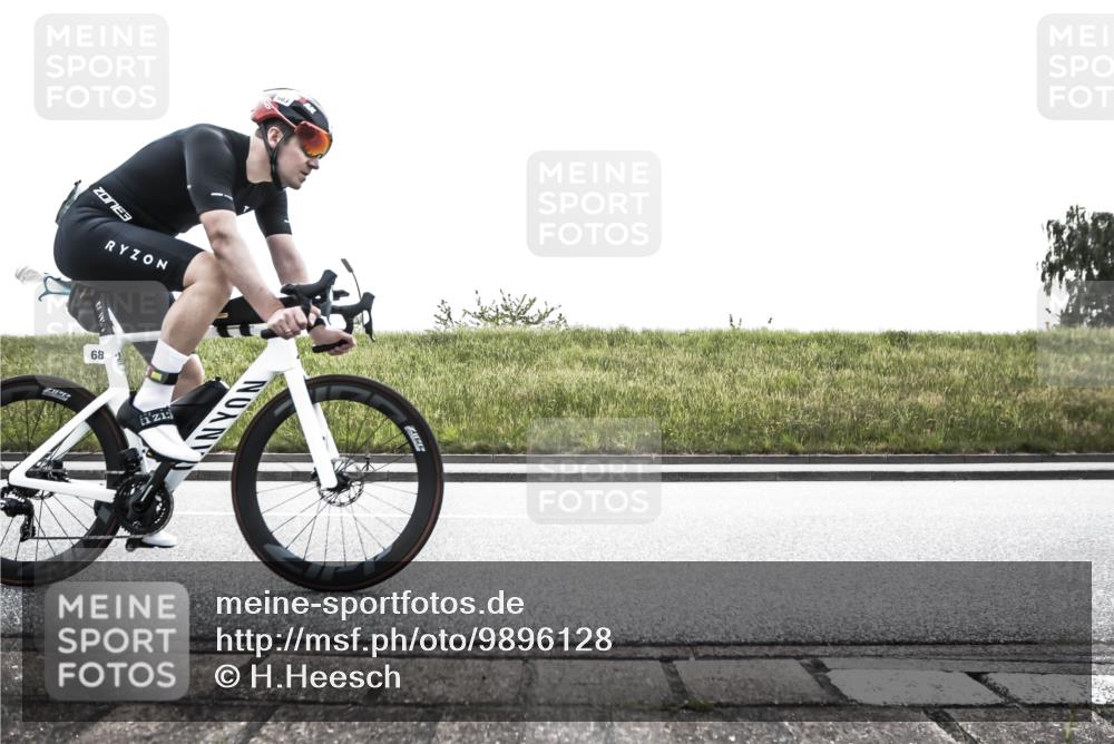 21.06.2026 - 29. Vierlanden-Triathlon H.Heesch http://msf.ph/oto/9896128 21.06.2026 11:20:45 Radfahren 191, 683, 750, 813, 838 meine-sportfotos.de