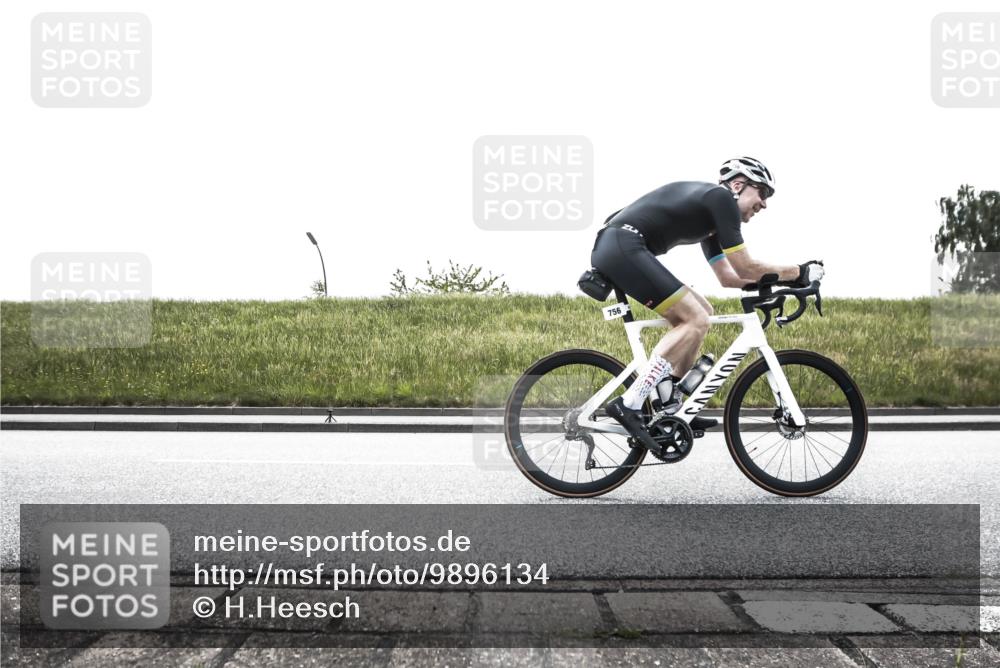 21.06.2026 - 29. Vierlanden-Triathlon H.Heesch http://msf.ph/oto/9896134 21.06.2026 11:21:18 Radfahren 44, 264, 756 meine-sportfotos.de