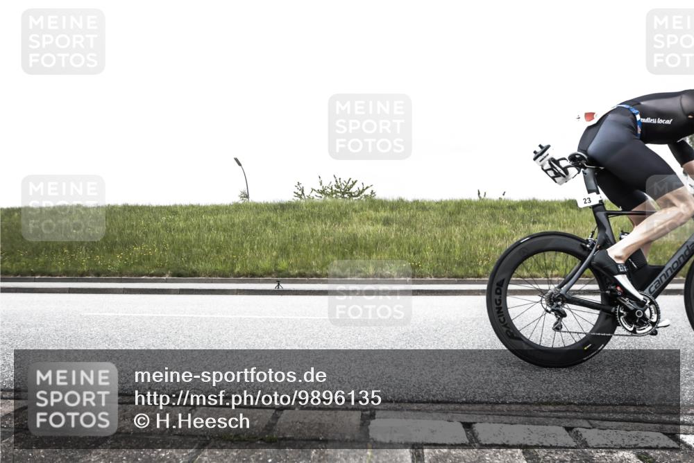 21.06.2026 - 29. Vierlanden-Triathlon H.Heesch http://msf.ph/oto/9896135 21.06.2026 09:43:55 Radfahren 23, 32, 33, 101, 111, 178, 211, 216 meine-sportfotos.de