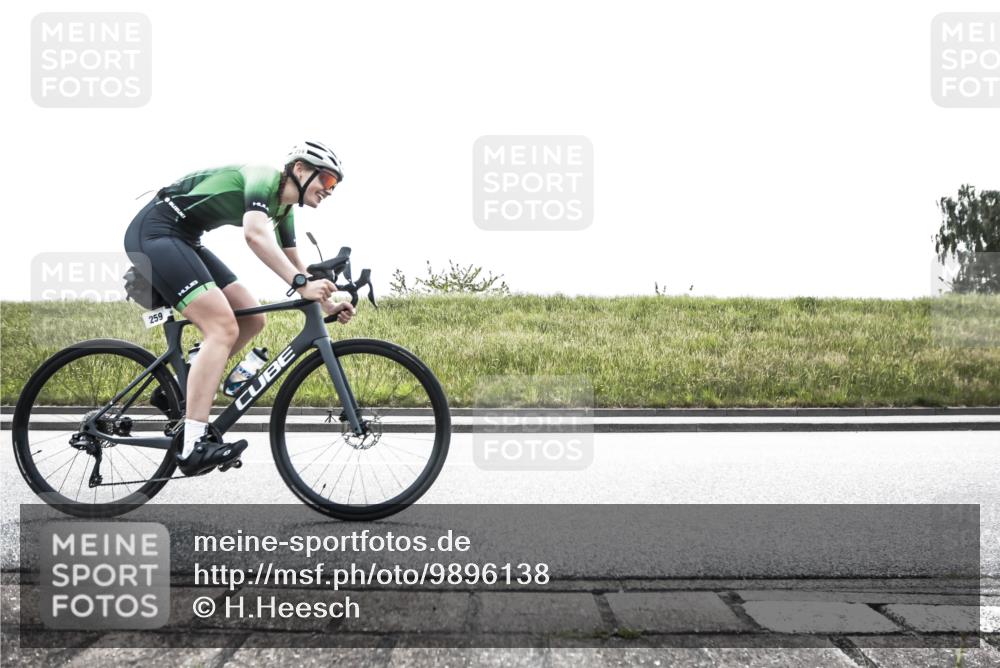 21.06.2026 - 29. Vierlanden-Triathlon H.Heesch http://msf.ph/oto/9896138 21.06.2026 11:21:51 Radfahren 19, 54, 90, 259, 260, 748, 817 meine-sportfotos.de