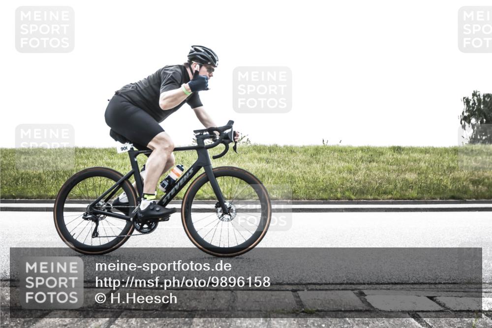 21.06.2026 - 29. Vierlanden-Triathlon H.Heesch http://msf.ph/oto/9896158 21.06.2026 11:26:53 Radfahren 863, 900 meine-sportfotos.de