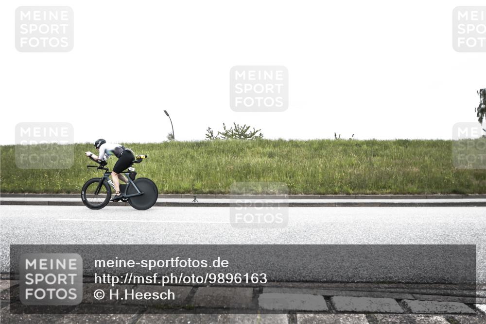 21.06.2026 - 29. Vierlanden-Triathlon H.Heesch http://msf.ph/oto/9896163 21.06.2026 09:44:59 Radfahren 24, 30, 193 meine-sportfotos.de