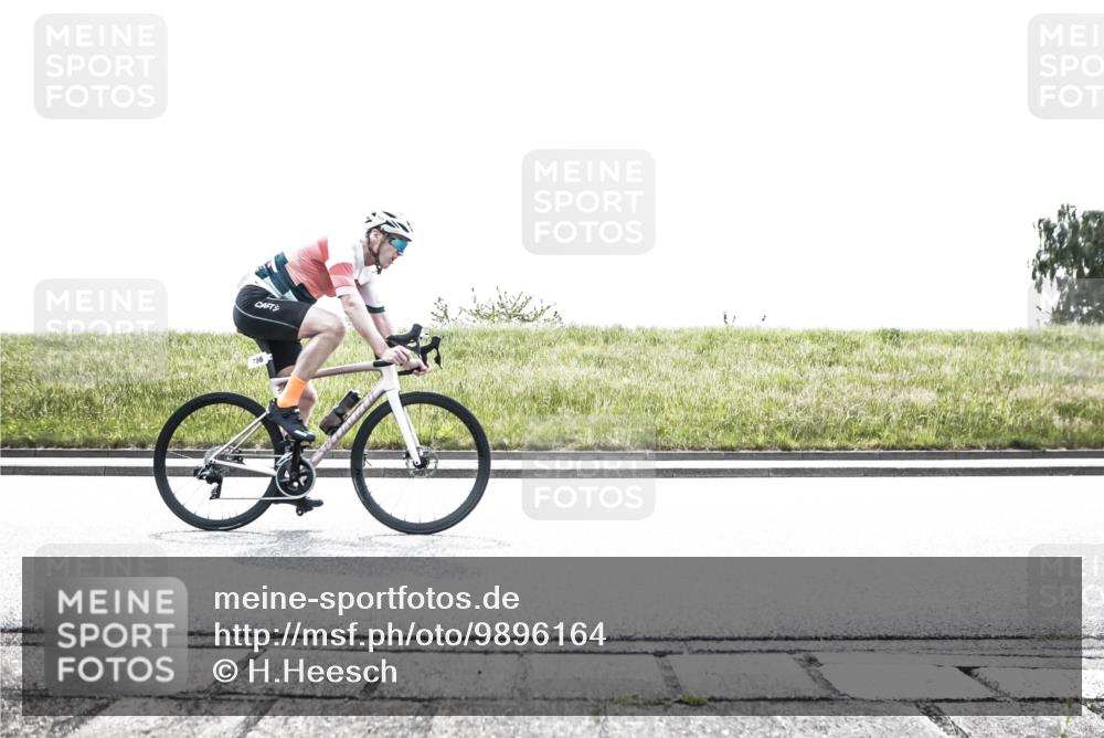 21.06.2026 - 29. Vierlanden-Triathlon H.Heesch http://msf.ph/oto/9896164 21.06.2026 11:28:26 Radfahren 70, 171, 172, 240, 654, 786, 879 meine-sportfotos.de
