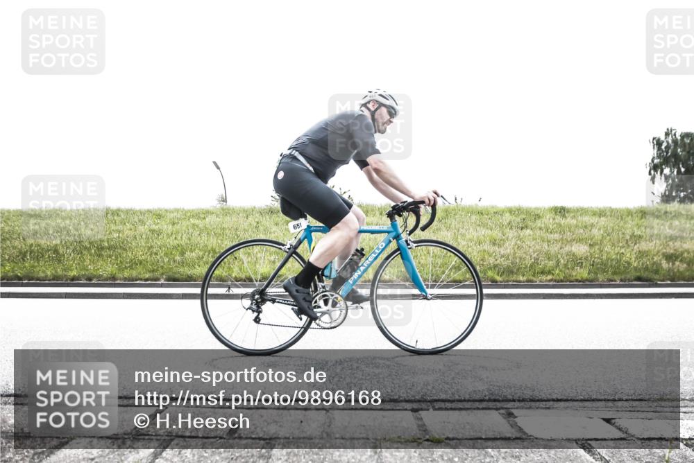 21.06.2026 - 29. Vierlanden-Triathlon H.Heesch http://msf.ph/oto/9896168 21.06.2026 11:28:54 Radfahren 228, 651, 706, 741 meine-sportfotos.de