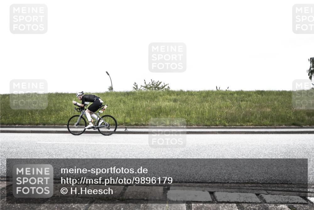 21.06.2026 - 29. Vierlanden-Triathlon H.Heesch http://msf.ph/oto/9896179 21.06.2026 09:45:28 Radfahren 79, 128, 261 meine-sportfotos.de