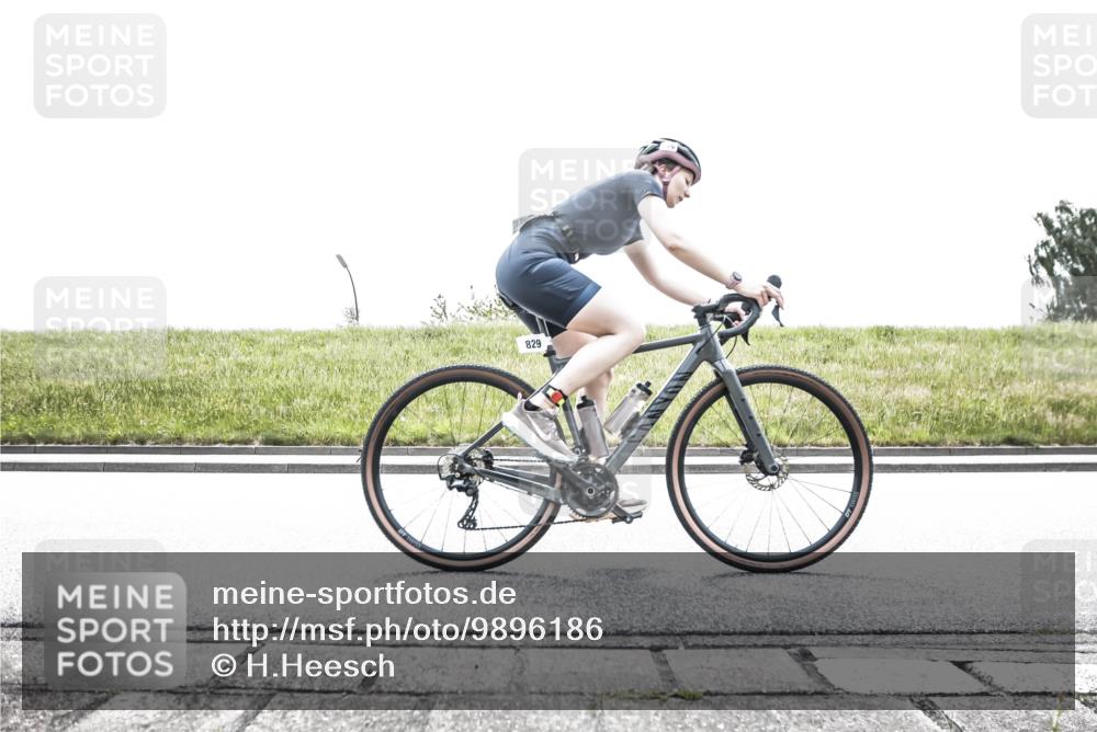 21.06.2026 - 29. Vierlanden-Triathlon H.Heesch http://msf.ph/oto/9896186 21.06.2026 11:33:42 Radfahren 634, 663, 682, 712, 740, 745, 829 meine-sportfotos.de