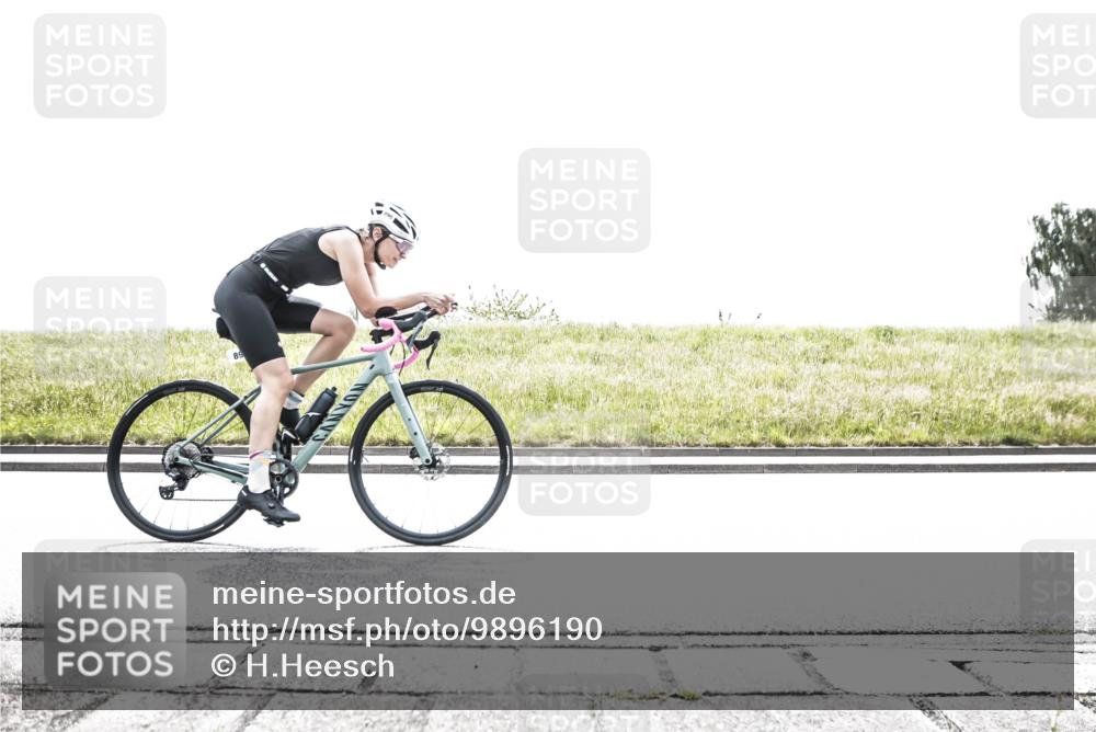 21.06.2026 - 29. Vierlanden-Triathlon H.Heesch http://msf.ph/oto/9896190 21.06.2026 11:34:09 Radfahren 18, 657, 675, 762, 859, 890 meine-sportfotos.de