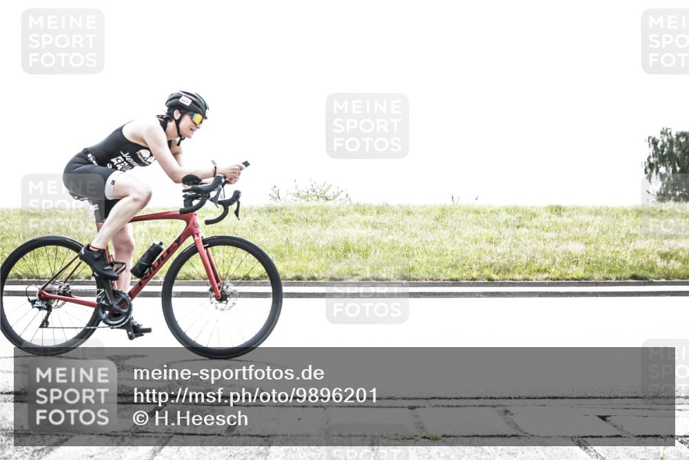 21.06.2026 - 29. Vierlanden-Triathlon H.Heesch http://msf.ph/oto/9896201 21.06.2026 11:38:21 Radfahren 230, 871 meine-sportfotos.de