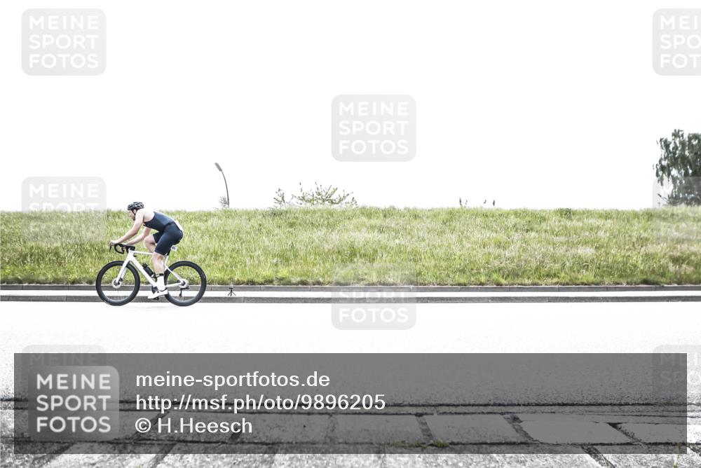 21.06.2026 - 29. Vierlanden-Triathlon H.Heesch http://msf.ph/oto/9896205 21.06.2026 11:38:38 Radfahren 15, 253, 673 meine-sportfotos.de