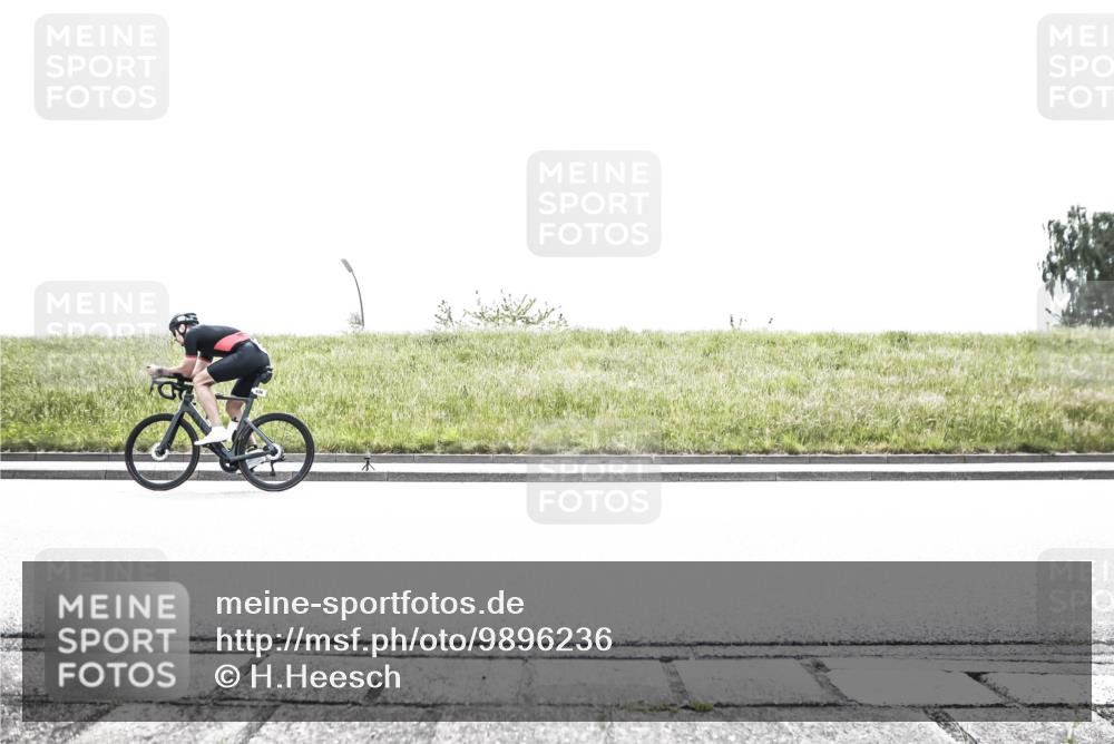 21.06.2026 - 29. Vierlanden-Triathlon H.Heesch http://msf.ph/oto/9896236 21.06.2026 11:42:01 Radfahren 133, 256, 636, 808 meine-sportfotos.de