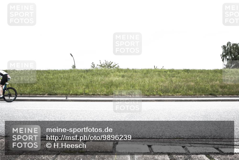21.06.2026 - 29. Vierlanden-Triathlon H.Heesch http://msf.ph/oto/9896239 21.06.2026 09:48:43 Radfahren 12, 247, 267 meine-sportfotos.de