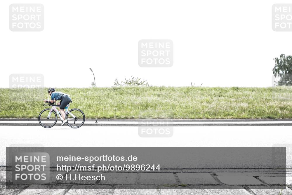 21.06.2026 - 29. Vierlanden-Triathlon H.Heesch http://msf.ph/oto/9896244 21.06.2026 11:42:14 Radfahren 302 meine-sportfotos.de
