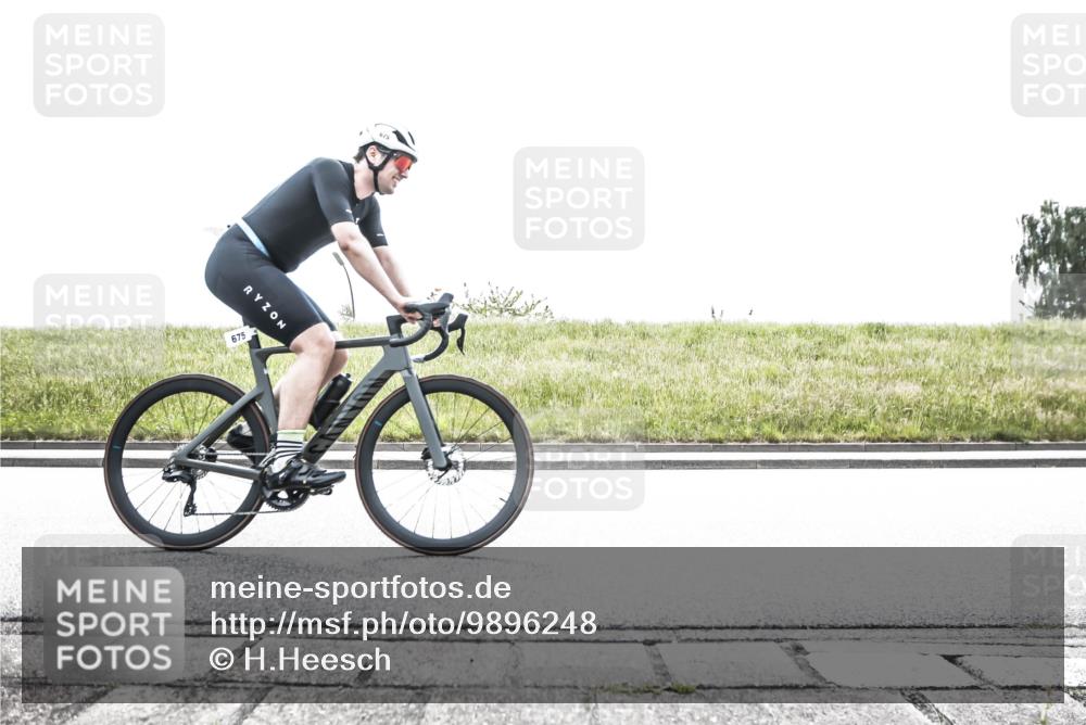21.06.2026 - 29. Vierlanden-Triathlon H.Heesch http://msf.ph/oto/9896248 21.06.2026 11:42:27 Radfahren 294, 675, 745 meine-sportfotos.de