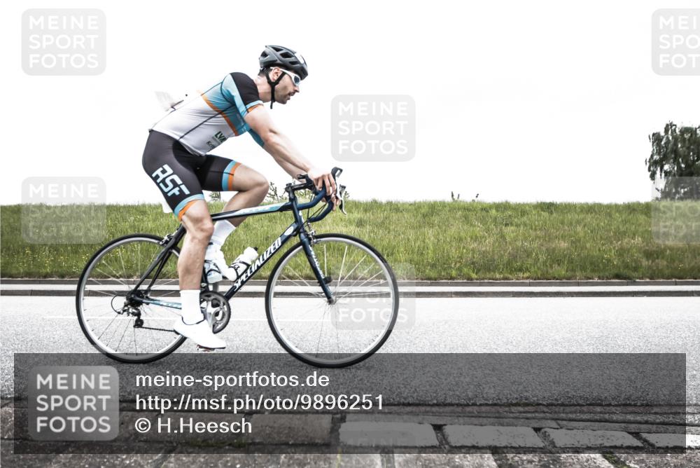 21.06.2026 - 29. Vierlanden-Triathlon H.Heesch http://msf.ph/oto/9896251 21.06.2026 09:49:05 Radfahren 22, 52 meine-sportfotos.de