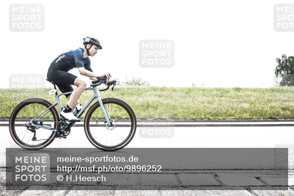 21.06.2026 - 29. Vierlanden-Triathlon H.Heesch http://msf.ph/oto/9896252 21.06.2026 11:42:34 Radfahren 158, 223, 650, 727, 740, 745 meine-sportfotos.de