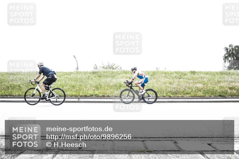 21.06.2026 - 29. Vierlanden-Triathlon H.Heesch http://msf.ph/oto/9896256 21.06.2026 11:42:40 Radfahren 158, 223, 650, 718, 727, 740, 757 meine-sportfotos.de