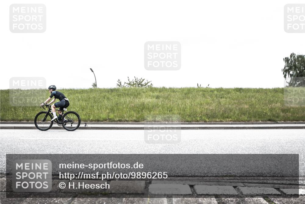 21.06.2026 - 29. Vierlanden-Triathlon H.Heesch http://msf.ph/oto/9896265 21.06.2026 09:50:06 Radfahren 31, 37, 92, 158, 221 meine-sportfotos.de