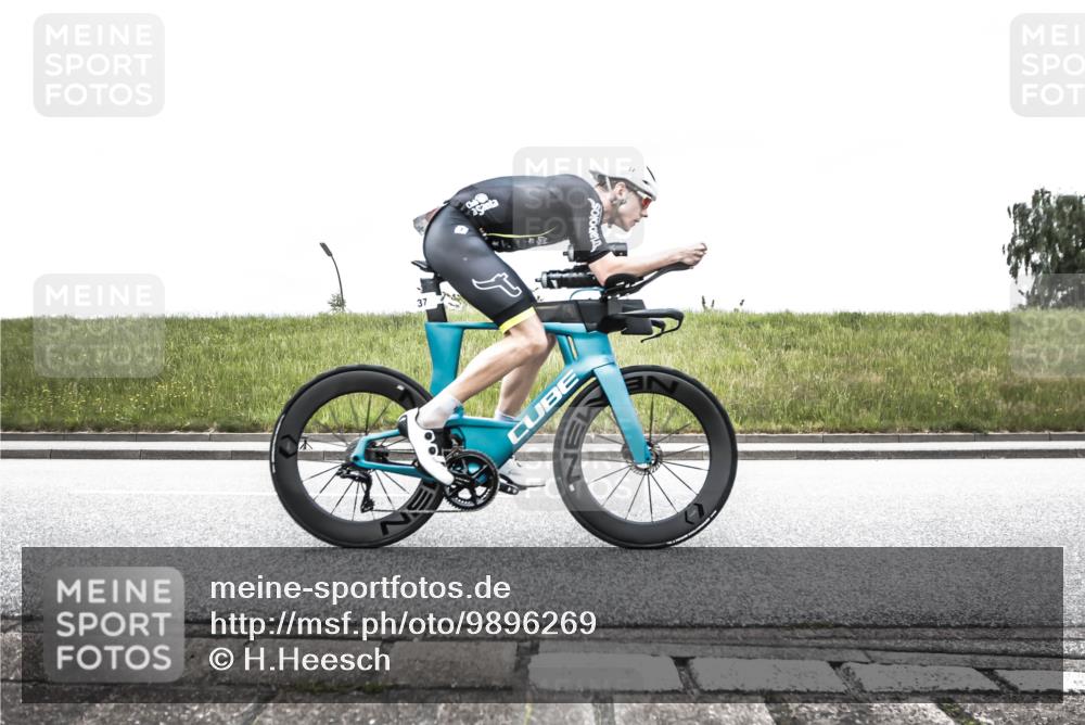 21.06.2026 - 29. Vierlanden-Triathlon H.Heesch http://msf.ph/oto/9896269 21.06.2026 09:50:13 Radfahren 31, 37, 93, 123, 158, 1354 meine-sportfotos.de