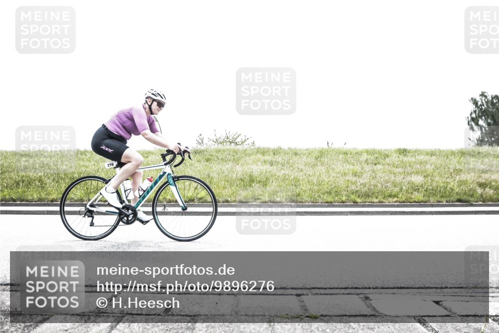 21.06.2026 - 29. Vierlanden-Triathlon H.Heesch http://msf.ph/oto/9896276 21.06.2026 11:43:11 Radfahren 276, 707, 764 meine-sportfotos.de