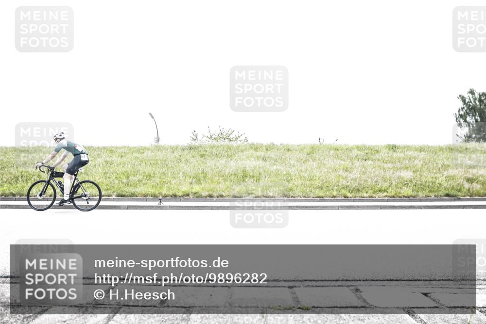 21.06.2026 - 29. Vierlanden-Triathlon H.Heesch http://msf.ph/oto/9896282 21.06.2026 11:43:21 Radfahren 41, 213, 707, 717 meine-sportfotos.de
