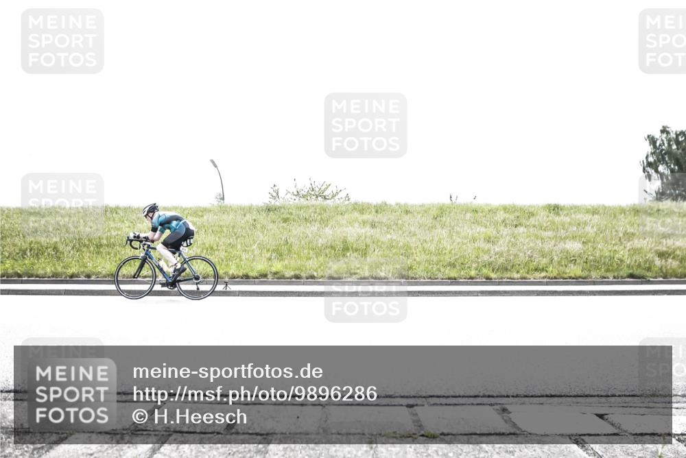 21.06.2026 - 29. Vierlanden-Triathlon H.Heesch http://msf.ph/oto/9896286 21.06.2026 11:43:25 Radfahren 41, 213, 717 meine-sportfotos.de