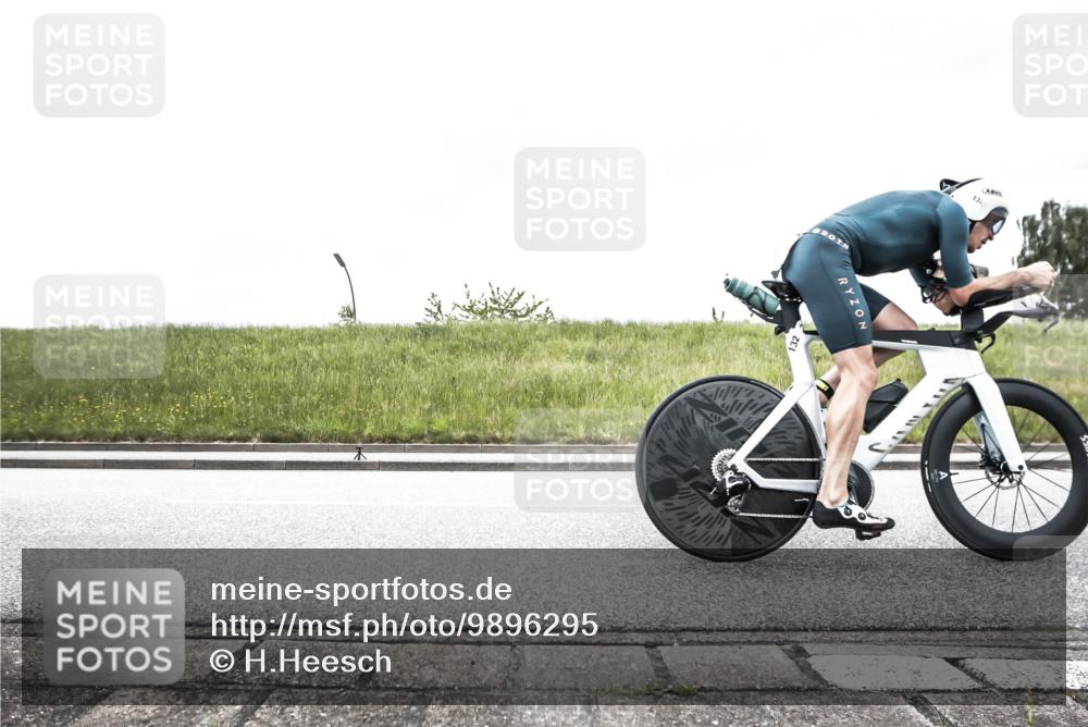 21.06.2026 - 29. Vierlanden-Triathlon H.Heesch http://msf.ph/oto/9896295 21.06.2026 09:52:14 Radfahren 76, 84, 132, 169, 193, 1355 meine-sportfotos.de