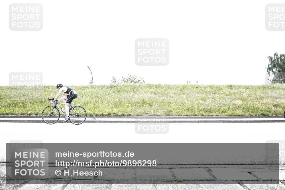 21.06.2026 - 29. Vierlanden-Triathlon H.Heesch http://msf.ph/oto/9896298 21.06.2026 11:43:46 Radfahren 52, 278, 720 meine-sportfotos.de