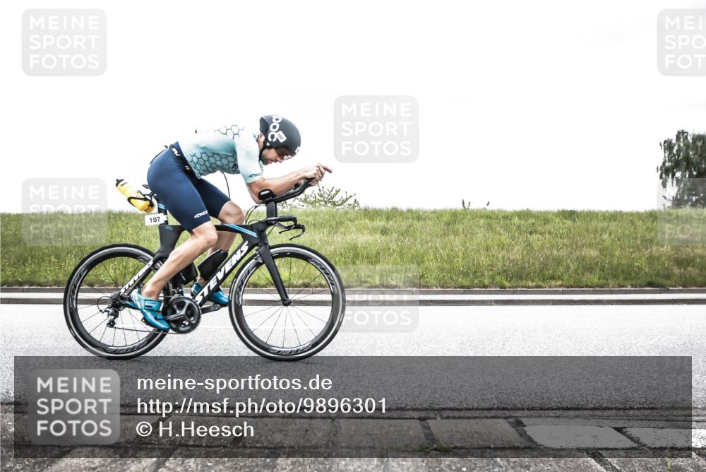 21.06.2026 - 29. Vierlanden-Triathlon H.Heesch http://msf.ph/oto/9896301 21.06.2026 09:52:31 Radfahren 16, 63, 77, 107, 192 meine-sportfotos.de