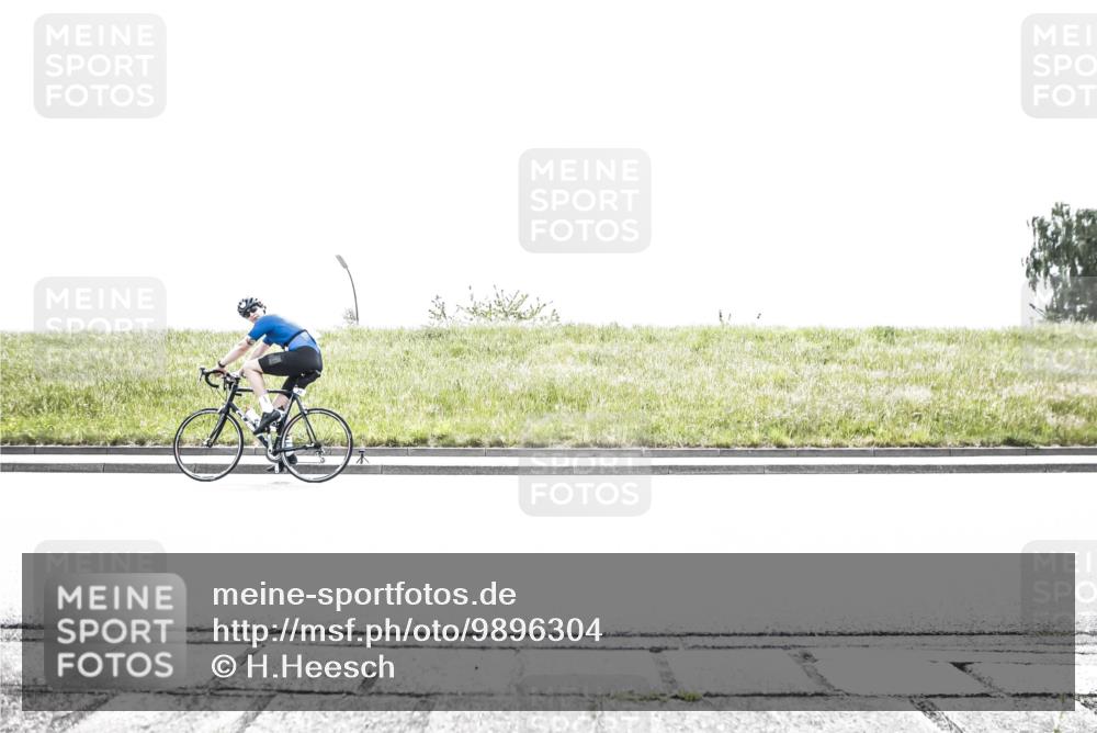 21.06.2026 - 29. Vierlanden-Triathlon H.Heesch http://msf.ph/oto/9896304 21.06.2026 11:44:00 Radfahren 22, 123, 822 meine-sportfotos.de