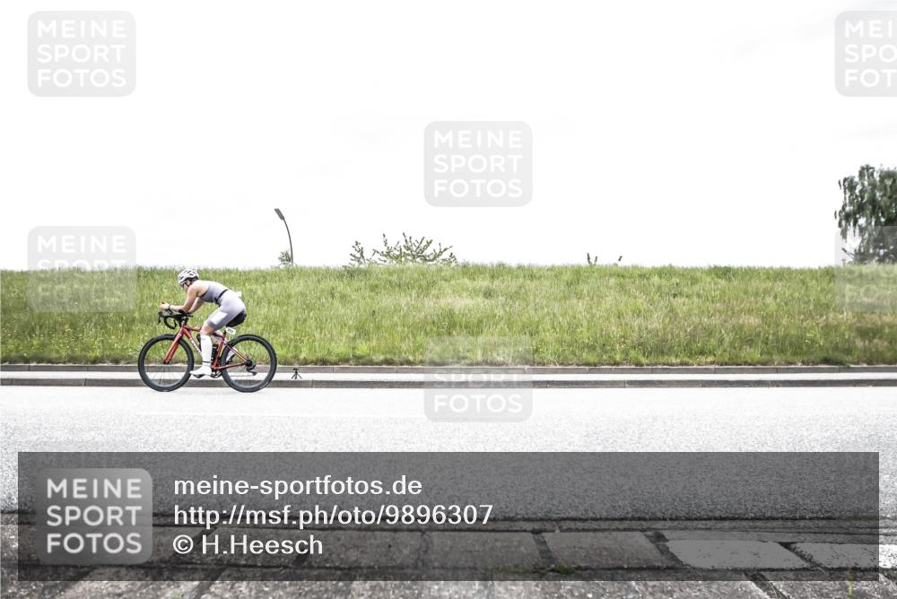 21.06.2026 - 29. Vierlanden-Triathlon H.Heesch http://msf.ph/oto/9896307 21.06.2026 09:52:54 Radfahren 108, 273, 287 meine-sportfotos.de