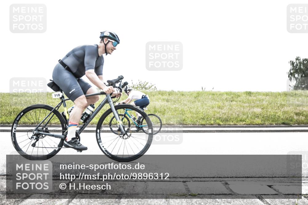 21.06.2026 - 29. Vierlanden-Triathlon H.Heesch http://msf.ph/oto/9896312 21.06.2026 11:44:19 Radfahren 710, 715, 747, 805 meine-sportfotos.de