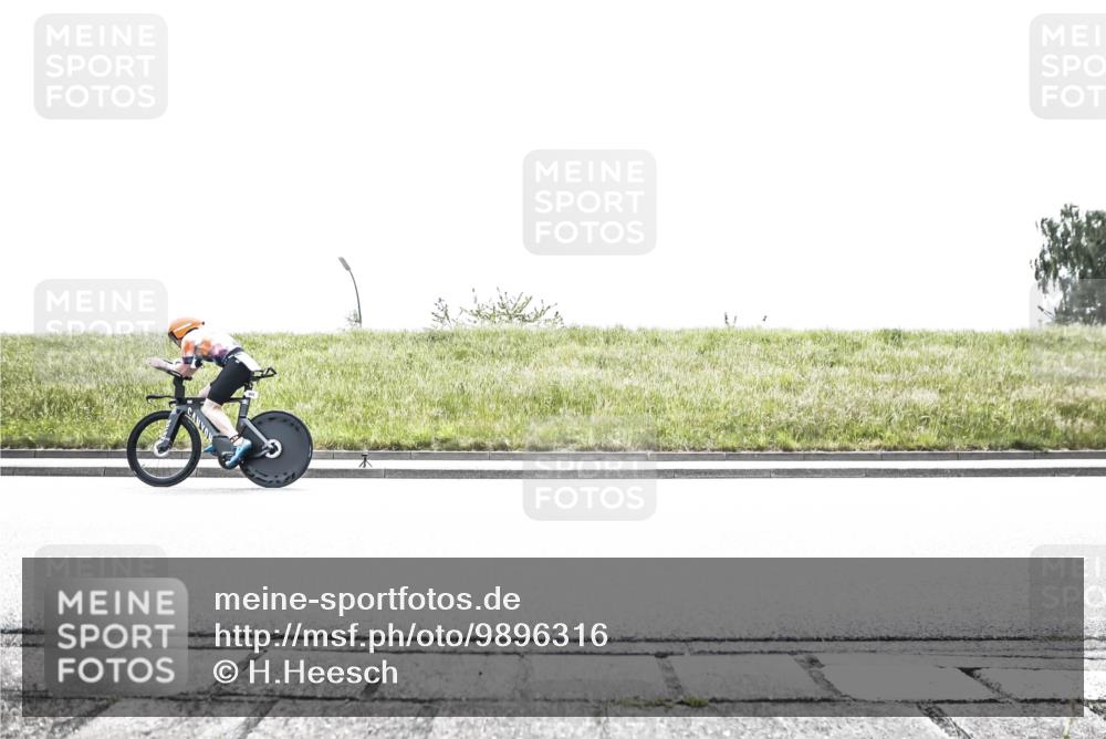 21.06.2026 - 29. Vierlanden-Triathlon H.Heesch http://msf.ph/oto/9896316 21.06.2026 11:44:30 Radfahren 247, 737, 805 meine-sportfotos.de