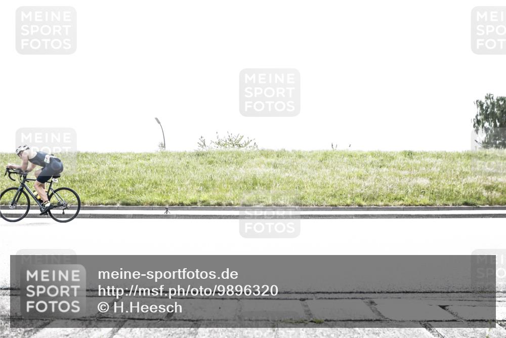21.06.2026 - 29. Vierlanden-Triathlon H.Heesch http://msf.ph/oto/9896320 21.06.2026 11:44:39 Radfahren 101, 705, 737, 802 meine-sportfotos.de