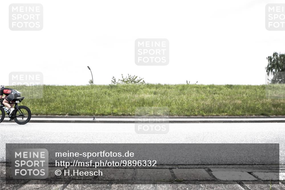 21.06.2026 - 29. Vierlanden-Triathlon H.Heesch http://msf.ph/oto/9896332 21.06.2026 09:53:36 Radfahren 51, 74, 79, 183, 219, 268, 284, 302 meine-sportfotos.de