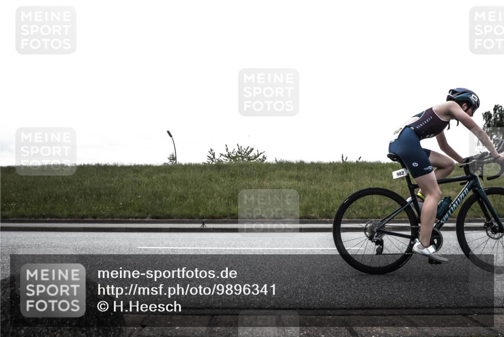 21.06.2026 - 29. Vierlanden-Triathlon H.Heesch http://msf.ph/oto/9896341 21.06.2026 12:34:26 Radfahren 982, 990, 997, 1009, 1010 meine-sportfotos.de