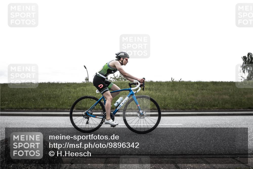 21.06.2026 - 29. Vierlanden-Triathlon H.Heesch http://msf.ph/oto/9896342 21.06.2026 12:34:30 Radfahren 961, 982, 984, 997, 1009, 1010 meine-sportfotos.de